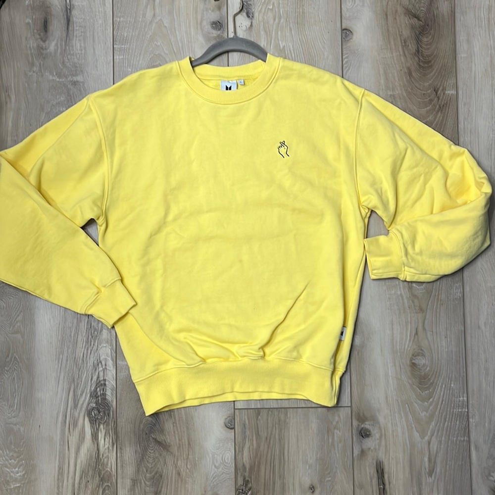 BTS DNA crew neck Sweatshirt Yellow Size Large